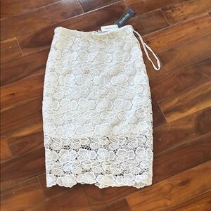 Le Chateau White  Floral Lace Pencil Skirt